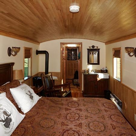 Clearview Station & Caboose B&B Creemore Εξωτερικό φωτογραφία